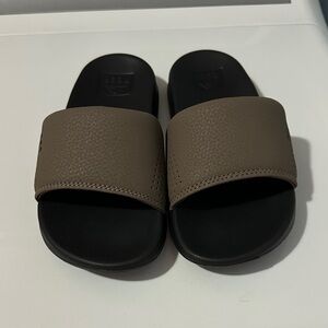 Reef Kids' Grey/Tan and Black Slide Sandals